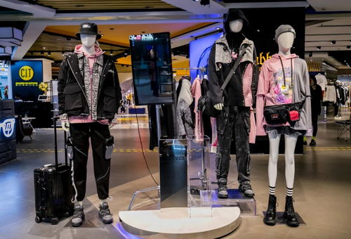 白云萬(wàn)達(dá)十周年慶典 餐飲滿100送100，精品服裝5折起，暢享時(shí)尚購(gòu)物盛宴